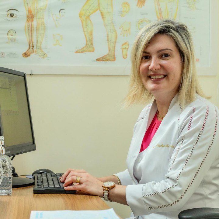Dra. Izabela de Oliveira, clínica geral